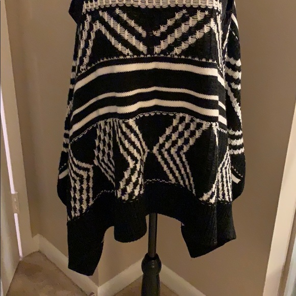 Vest/scarf long knitted black and white - Picture 5 of 6